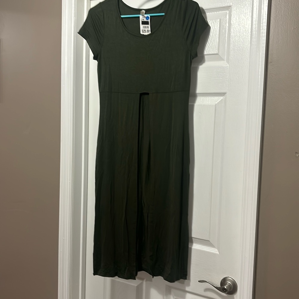 Dark green top or can be used as cover over bathing suit